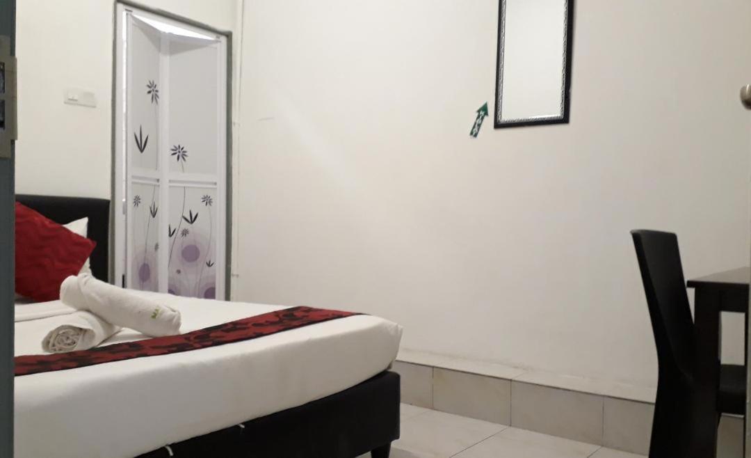 Max Ferringhi Hotel Batu Ferringhi Esterno foto