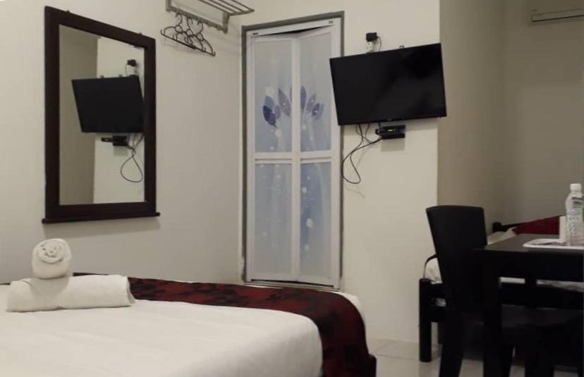 Max Ferringhi Hotel Batu Ferringhi Esterno foto