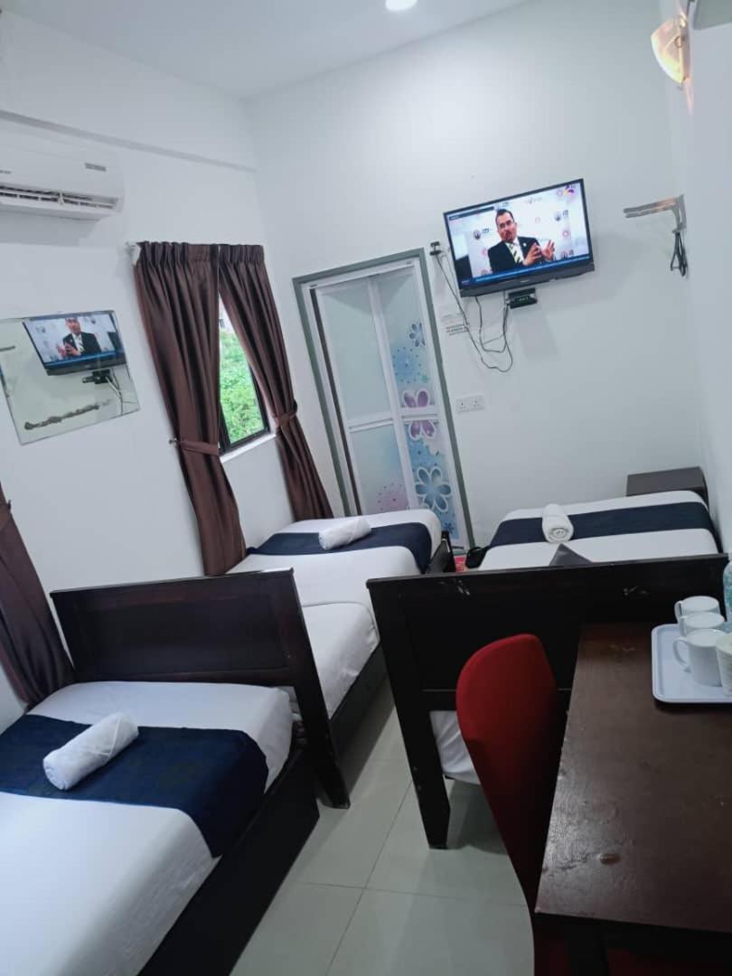Max Ferringhi Hotel Batu Ferringhi Esterno foto