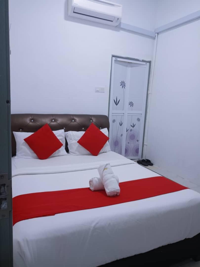 Max Ferringhi Hotel Batu Ferringhi Esterno foto