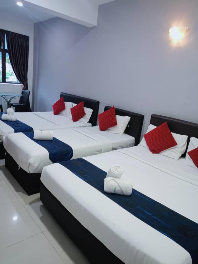 Max Ferringhi Hotel Batu Ferringhi Esterno foto