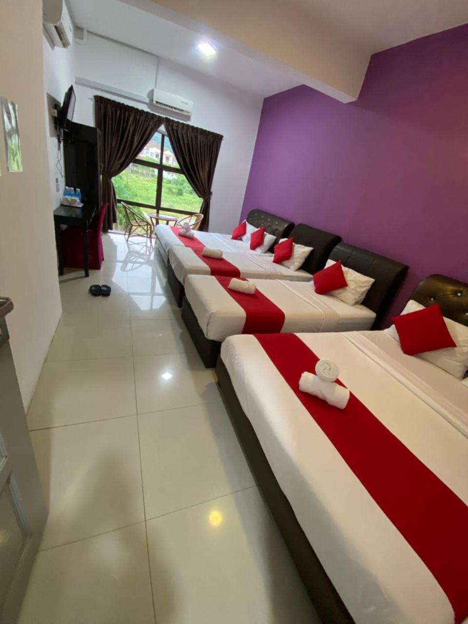Max Ferringhi Hotel Batu Ferringhi Esterno foto